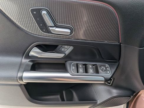 Used 2023 Mercedes-Benz GLA 250 w/ Premium Package image 11