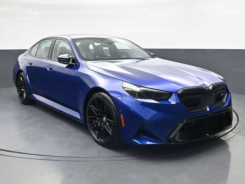 Used 2025 BMW M5 w/ Carbon Package AWD/4WD image 2