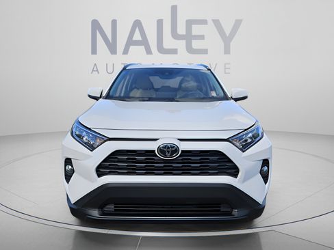 Certified 2021 Toyota RAV4 XLE w/ Convenience Package FWD image 8