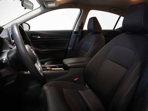 Used 2024 Nissan Altima 2.5 SV image 13