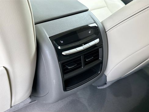 Used 2022 Cadillac XT5 Premium Luxury w/ Technology Package image 27