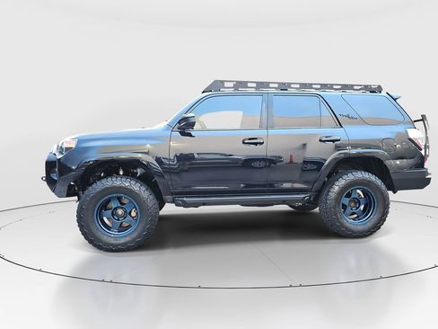 Used 2020 Toyota 4Runner TRD Off-Road image 8