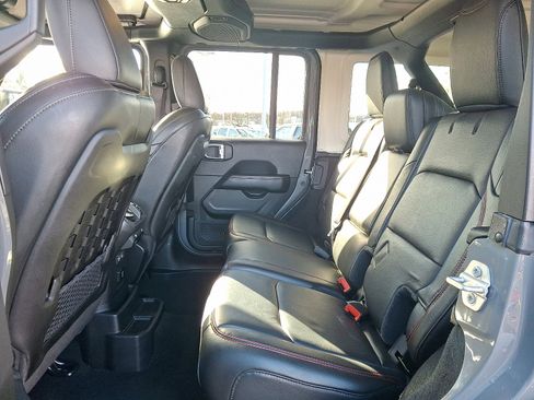 Used 2022 Jeep Wrangler Unlimited Rubicon w/ Xtreme Recon 35" Tire Package image 10