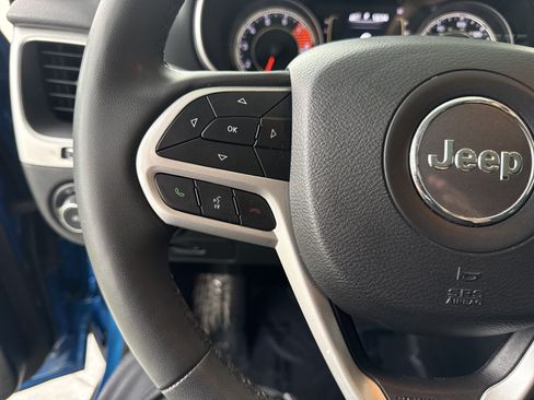 Used 2022 Jeep Cherokee Latitude w/ Sun & Sound Group AWD/4WD image 18