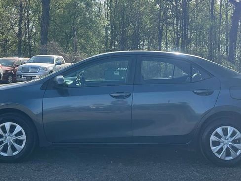 Used 2016 Toyota Corolla L FWD image 2