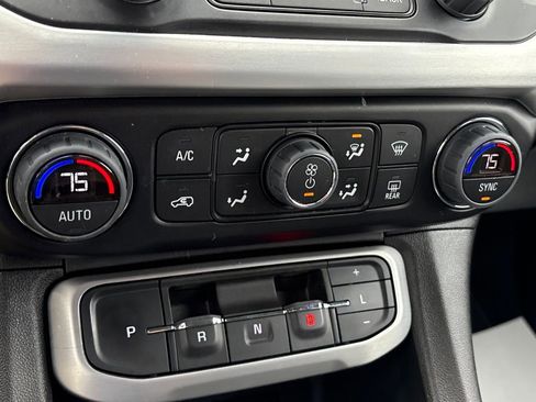 Certified 2023 GMC Acadia SLT AWD/4WD image 13