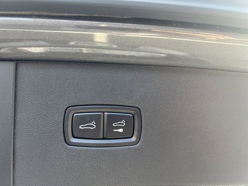 Used 2024 Porsche Cayenne image 30