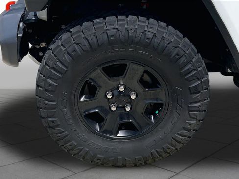 Used 2021 Jeep Gladiator Mojave AWD/4WD image 11