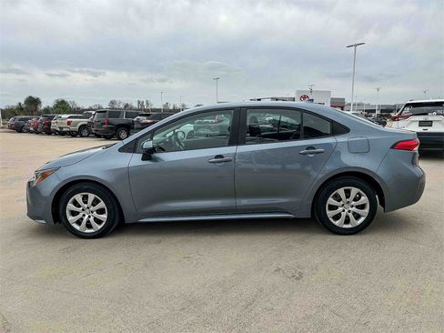 Used 2024 Toyota Corolla LE image 6