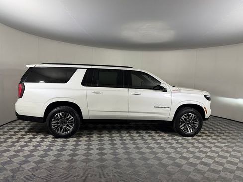 Used 2025 Chevrolet Suburban Z71 AWD/4WD image 7
