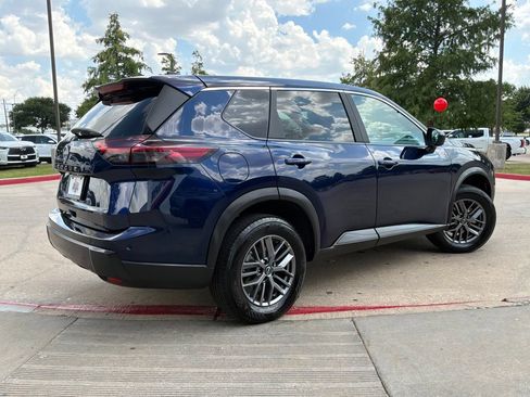 Used 2026 Nissan Rogue SV FWD image 6