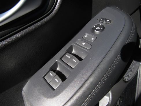 Certified 2024 Honda HR-V LX image 21