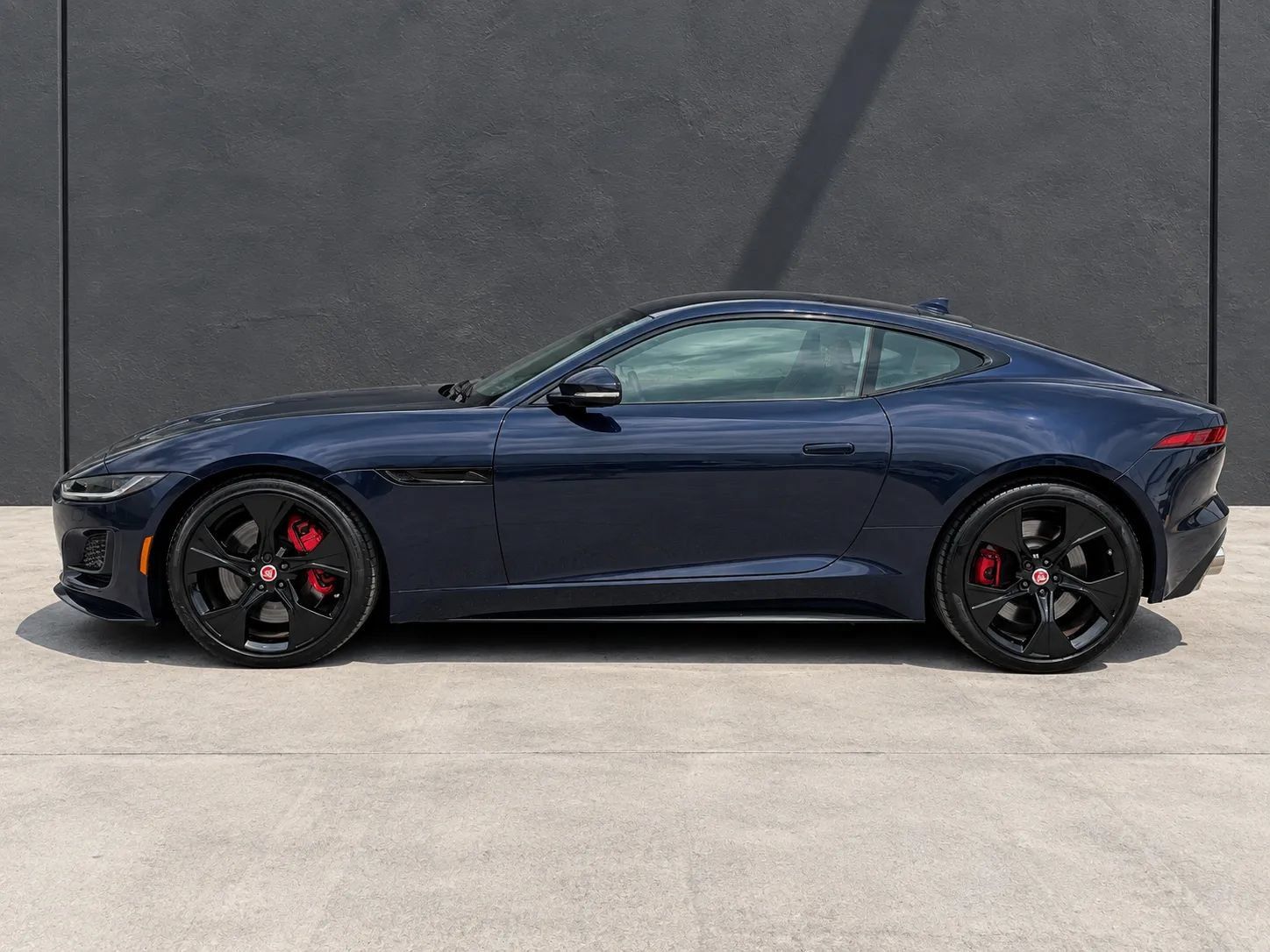 Used 2023 Jaguar F-TYPE R-Dynamic AWD/4WD image 6