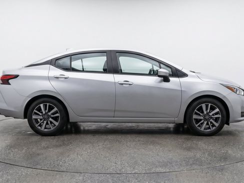 Used 2025 Nissan Versa SV FWD image 11