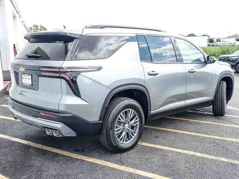 New 2026 Chevrolet Traverse LT w/ LPO, Floor Liner Package FWD image 6