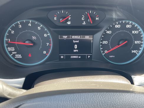 Used 2021 Chevrolet Traverse LS AWD/4WD image 11