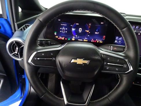 Used 2025 Chevrolet Equinox EV LT w/ Convenience Package FWD image 6