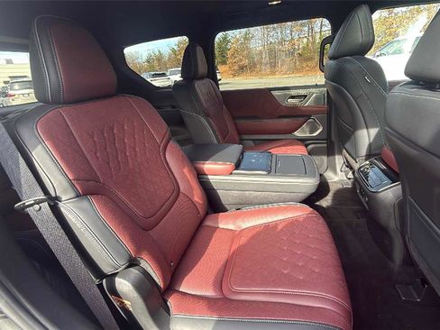 Certified 2025 INFINITI QX80 Autograph image 28