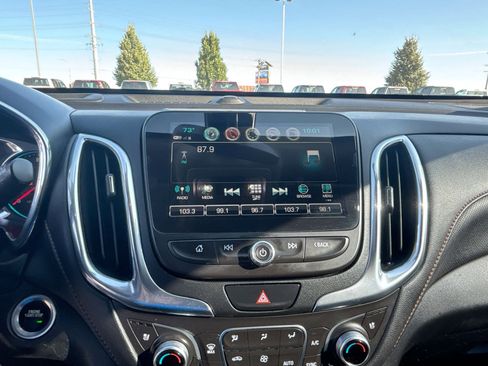 Used 2018 Chevrolet Equinox Premier image 53