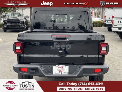 New 2025 Jeep Gladiator Sport AWD/4WD image 5