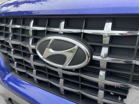 Certified 2023 Hyundai Venue Limited FWD image 31