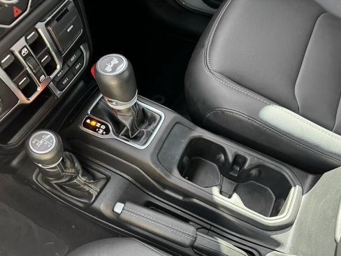 Used 2024 Jeep Wrangler Unlimited Sahara w/ Technology Group image 23