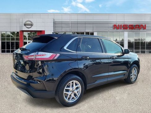Used 2024 Ford Edge SEL image 4