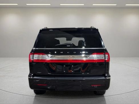 Certified 2021 Lincoln Navigator Reserve w/ Luxury Package AWD/4WD image 4