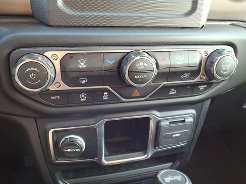 Used 2022 Jeep Wrangler Unlimited Sport AWD/4WD image 17