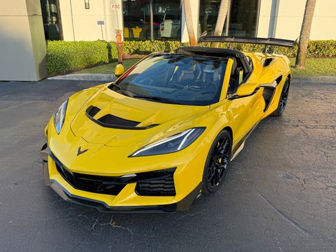 Used 2026 Chevrolet Corvette ZR1 w/ ZR1 Carbon Fiber Aero Package image 7