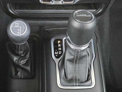 New 2025 Jeep Gladiator Sport AWD/4WD image 13