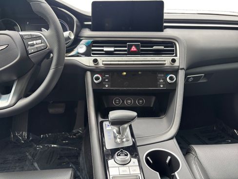 New 2026 Genesis G70 2.5T image 11