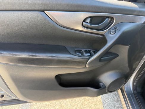 Used 2021 Nissan Rogue Sport S image 20