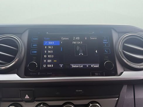 Used 2019 Toyota Tacoma TRD Sport AWD/4WD image 21