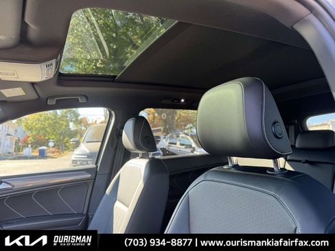 Used 2022 Volkswagen Tiguan SE R-Line image 20