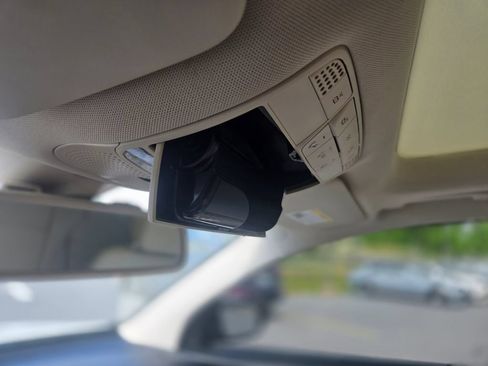 Used 2019 Mercedes-Benz GLC 300 4MATIC image 23