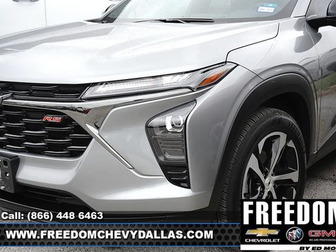 Used 2025 Chevrolet Trax RS w/ Driver Confidence Package FWD image 6