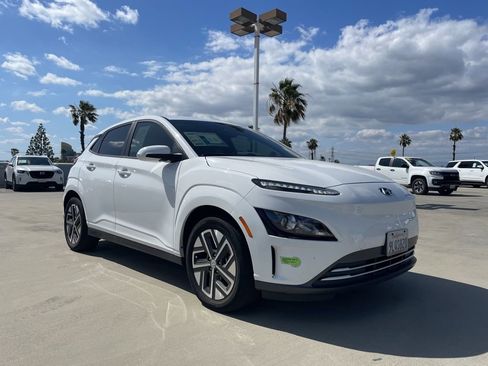 Used 2023 Hyundai Kona SE FWD image 1