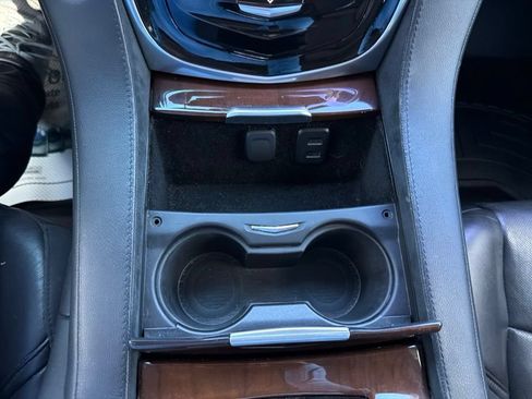 Used 2019 Cadillac Escalade ESV Luxury AWD/4WD image 36