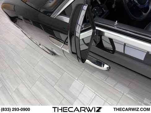 Used 2019 Rolls-Royce Dawn RWD image 13