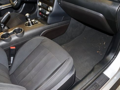 Used 2019 Ford Mustang Coupe image 22