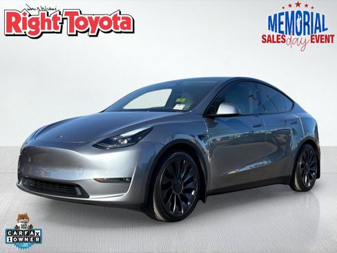 Used 2025 Tesla Model Y Performance AWD/4WD image 1