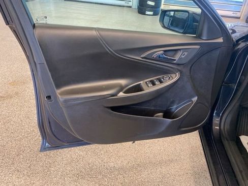 Used 2022 Chevrolet Malibu LT w/ Leather Package image 25