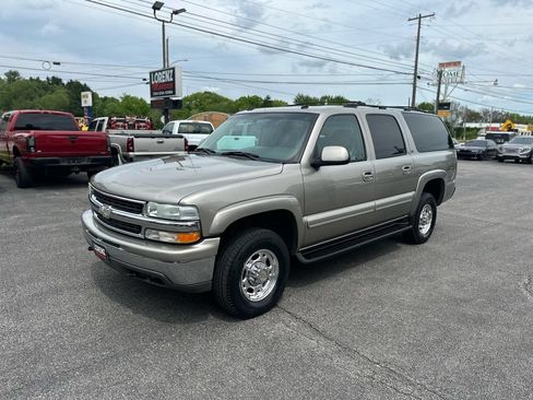 Used 2003 Chevrolet Suburban 2500 LT w/ LT Preferred Equipment Group AWD/4WD image 6