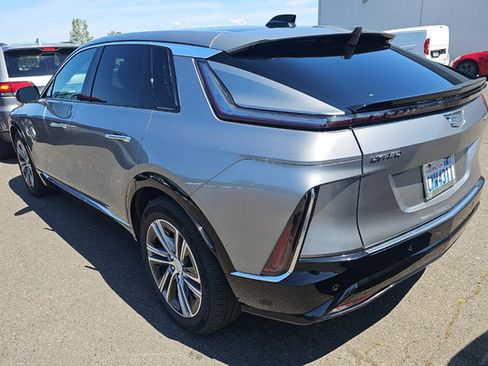 Used 2024 Cadillac Lyriq Luxury AWD/4WD image 4