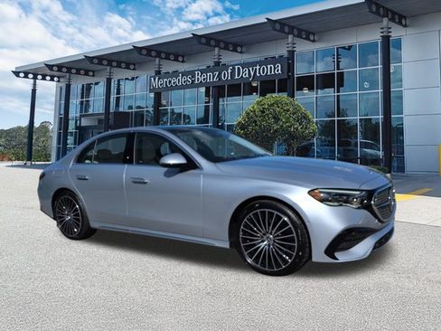 New 2026 Mercedes-Benz E 350 4MATIC Sedan image 2