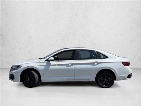Used 2023 Volkswagen Jetta SE FWD image 8
