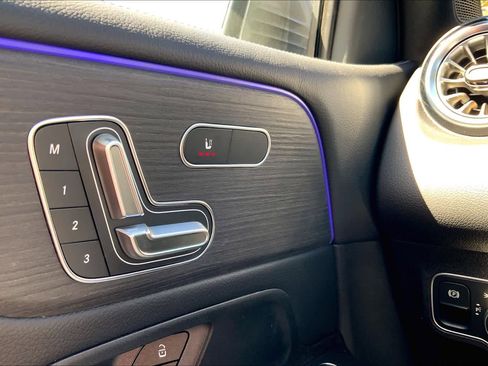 New 2025 Mercedes-Benz GLB 250 4MATIC image 24