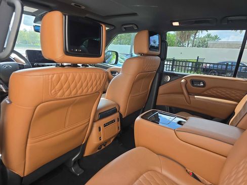 Used 2023 INFINITI QX80 Sensory w/ Cargo Package RWD image 12