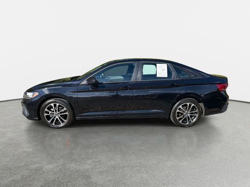 Used 2023 Volkswagen Jetta Sport image 8